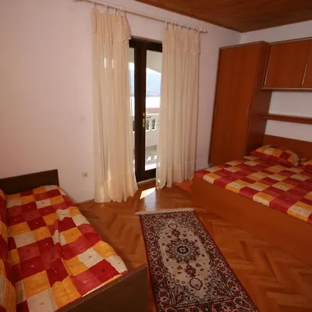 Apartments By The Sea Pag - 6411 Pag Town