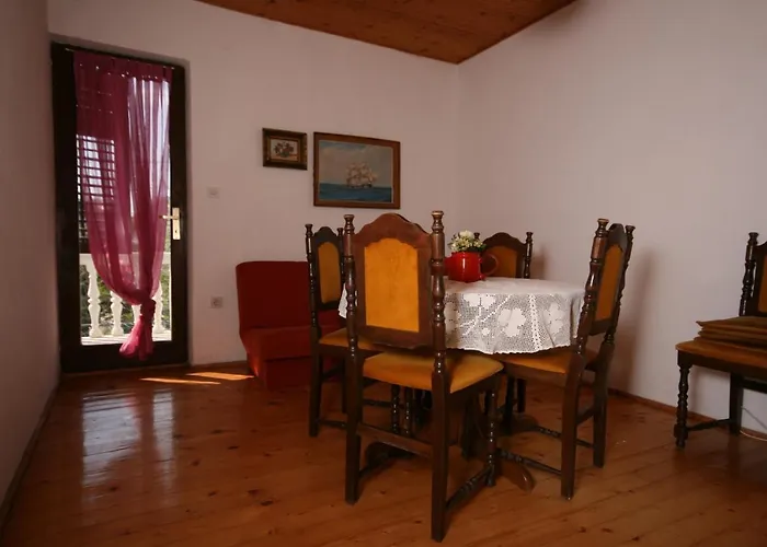 Apartman Apartments By The Sea Pag - 6411 *